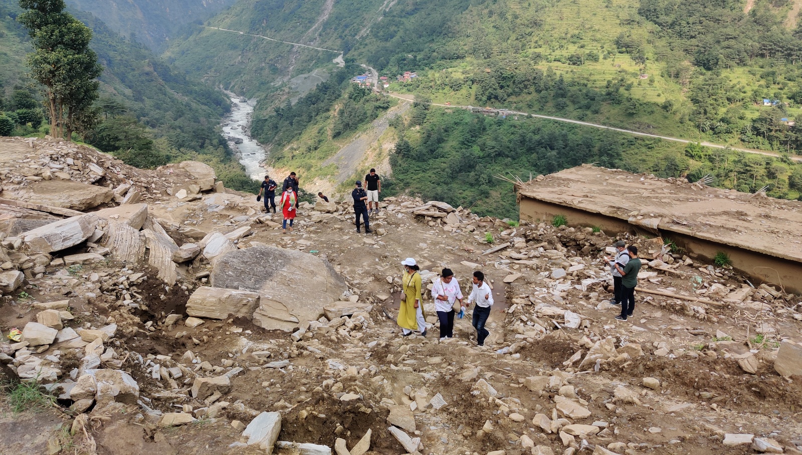 बाढीपहिरोलगायत प्रकोपको दीर्घकालीन समाधान खोजौँ